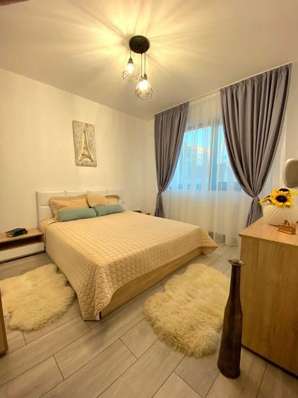 Apartament cu 2 camere decomandat în Uverturii