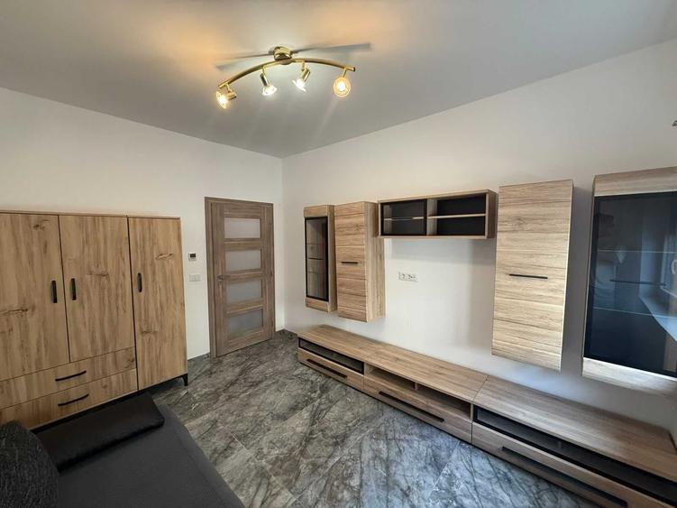 Apartament cu 3 camere decomandat în Micălaca