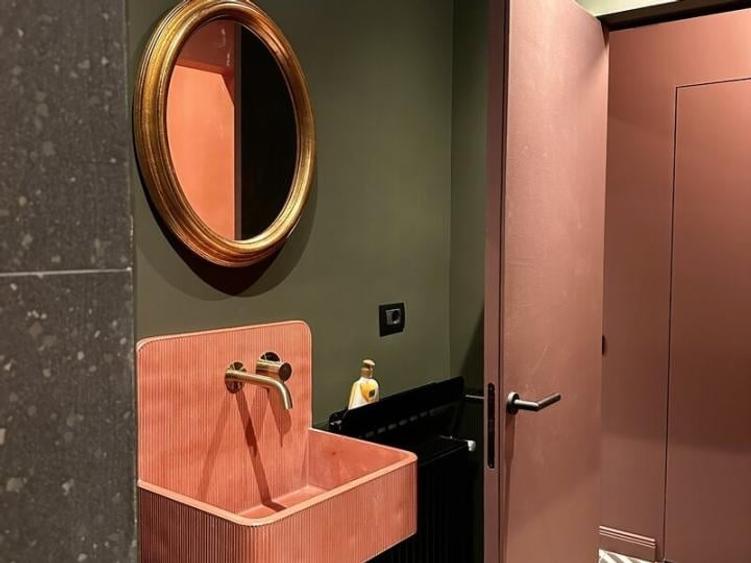 Apartament cu 3 camere semidecomandat, mobilat în Calea Victoriei