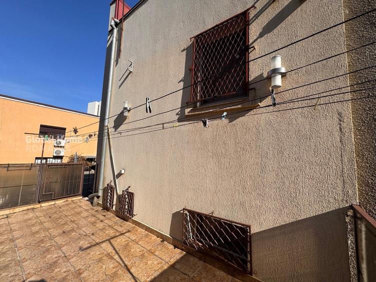Casă cu 4 camere cu Canalizare în Vatra Luminoasă