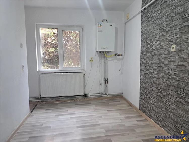 Apartament cu 2 camere decomandat în Lenin