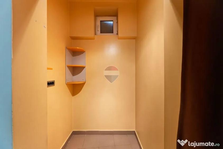Spațiu comercial, de 76 mp, în Central
