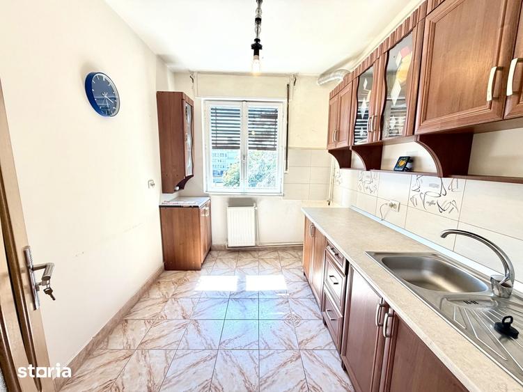 2 camere, et 3, 50 mp, gata de mutat, str Avram Iancu - 1