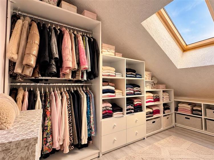 Penthouse cu 3 camere decomandat, mobilat în Unirii
