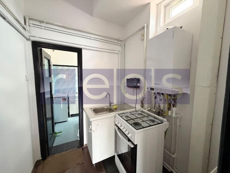 Apartament cu 4 camere decomandat în Ștefan cel Mare