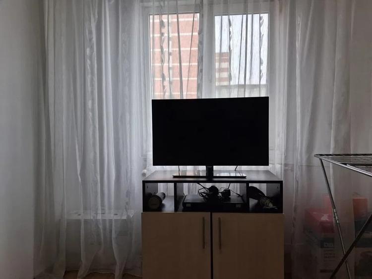 Apartament cu 2 camere semidecomandat, mobilat în Craiovița Nouă