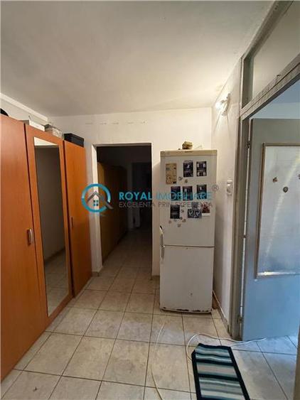 Apartament cu 3 camere decomandat în Mihai Bravu