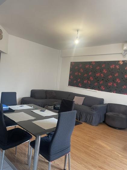 Apartament cu 3 camere decomandat în Fundeni