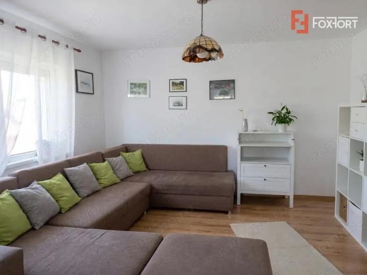 Casă cu 8 camere cu Teren 225 Mp în Ghiroda