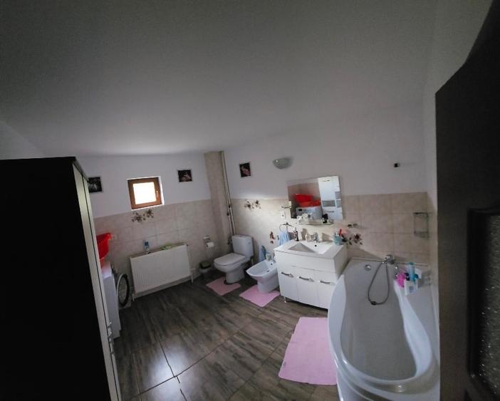 Casă individuală cu 4 camere cu Teren 750 Mp în Șendreni