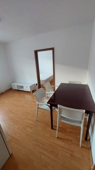 Apartament cu 2 camere semidecomandat în Cedonia