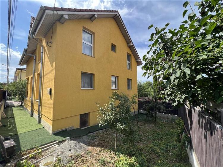 Casă individuală cu 4 camere cu Canalizare în Europa