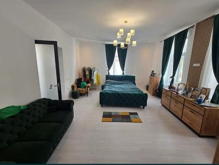 Casă cu 4 camere cu Teren 80 Mp în Central