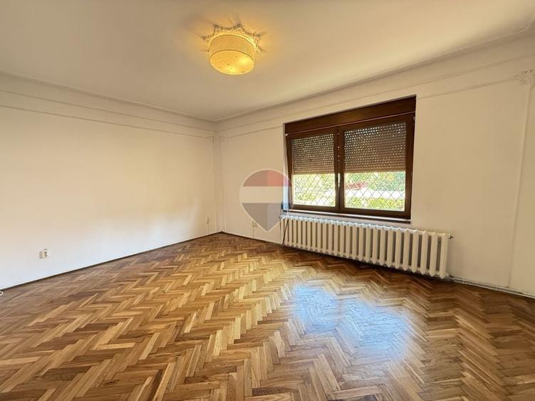 Casă individuală cu 4 camere cu Teren 200 Mp în Grigorescu