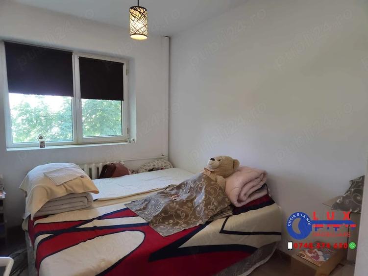 Apartament cu 3 camere semidecomandat în Babadag