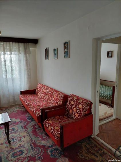 Apartament cu 3 camere semidecomandat în Central