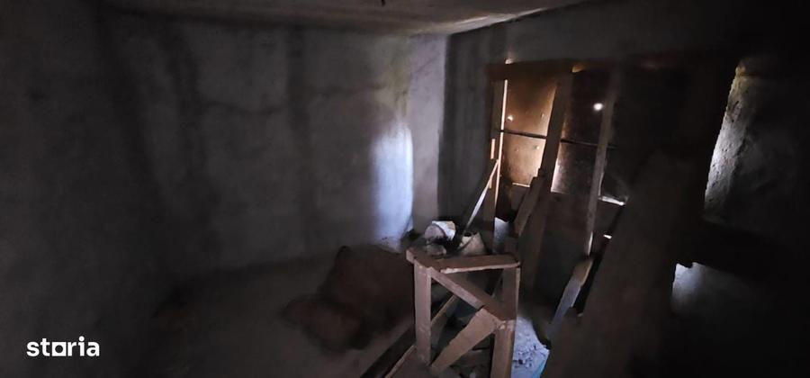 Casă cu 4 camere în Milcovul