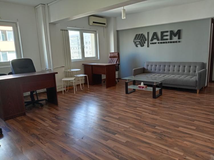 Apartament cu 4 camere în Moșilor