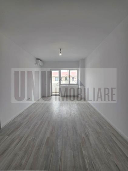Garsonieră decomandată în Podu Roș