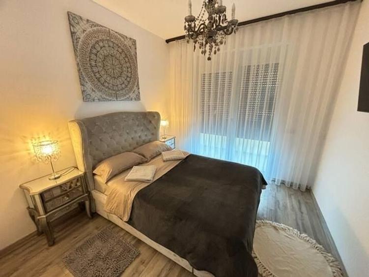 Apartament cu 3 camere decomandat în Exterior Vest