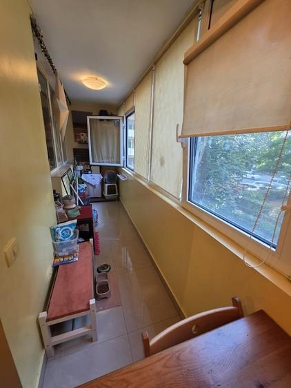 Apartament cu 3 camere semidecomandat în Baba Novac