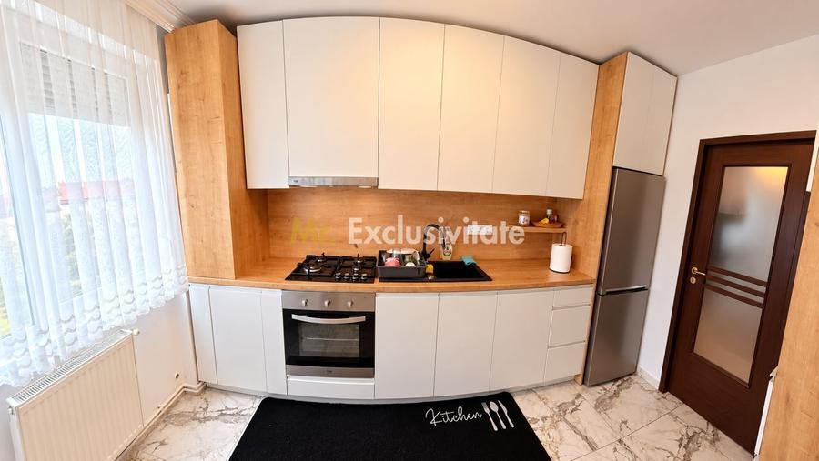 Apartament cu 4 camere decomandat, mobilat în Central