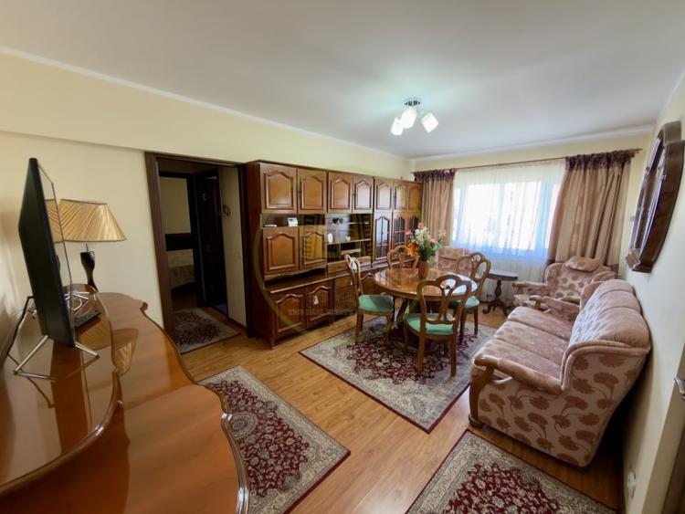 Apartament cu 2 camere semidecomandat, mobilat în Craiovița Nouă