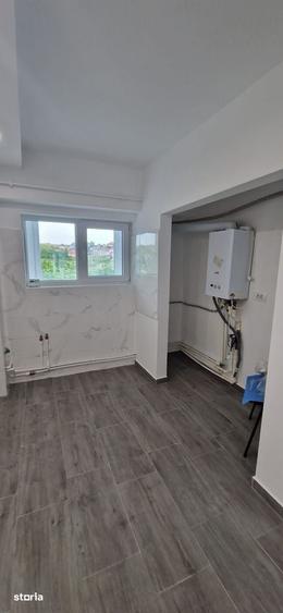 Apartament cu 3 camere decomandat în Gară