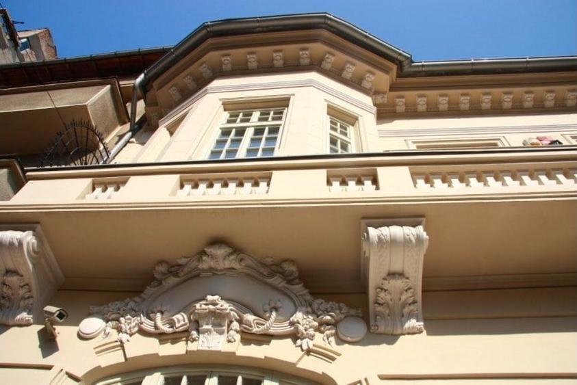 Casă cu 12 camere cu Garaj în Moșilor
