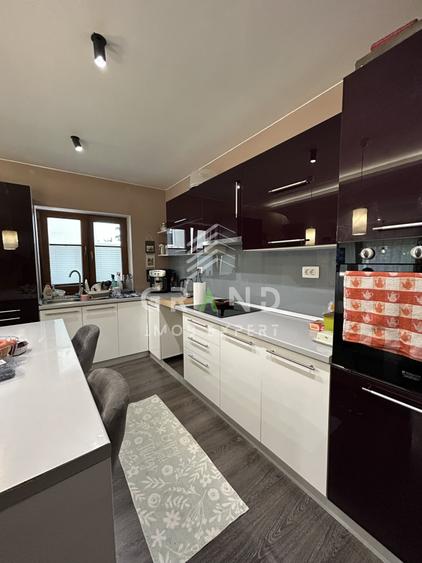 Duplex cu 5 camere cu Canalizare în Mănăștur
