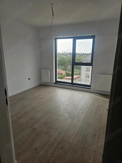 Apartament cu 4 camere decomandat în Dobroești