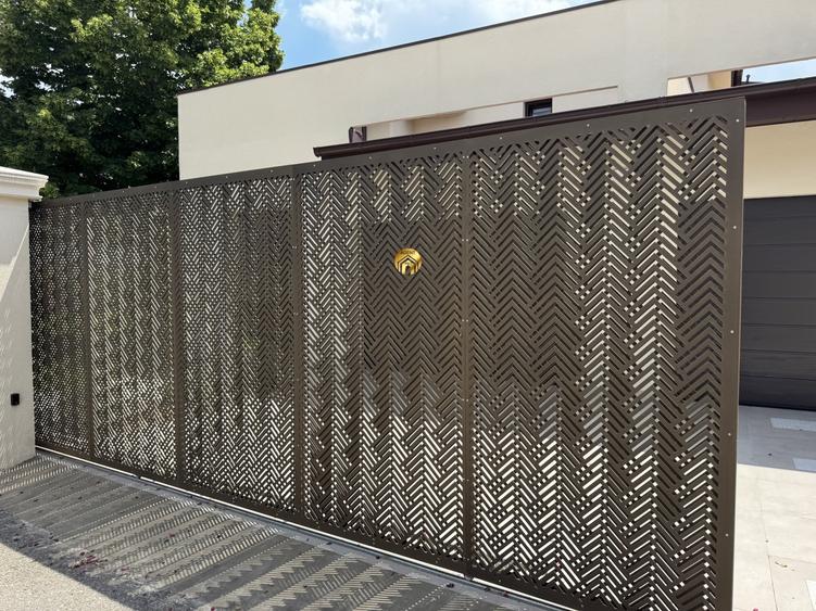 Casă individuală cu 6 camere cu Canalizare în Băneasa