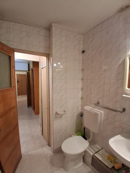 Apartament cu 3 camere decomandat în Olteniței