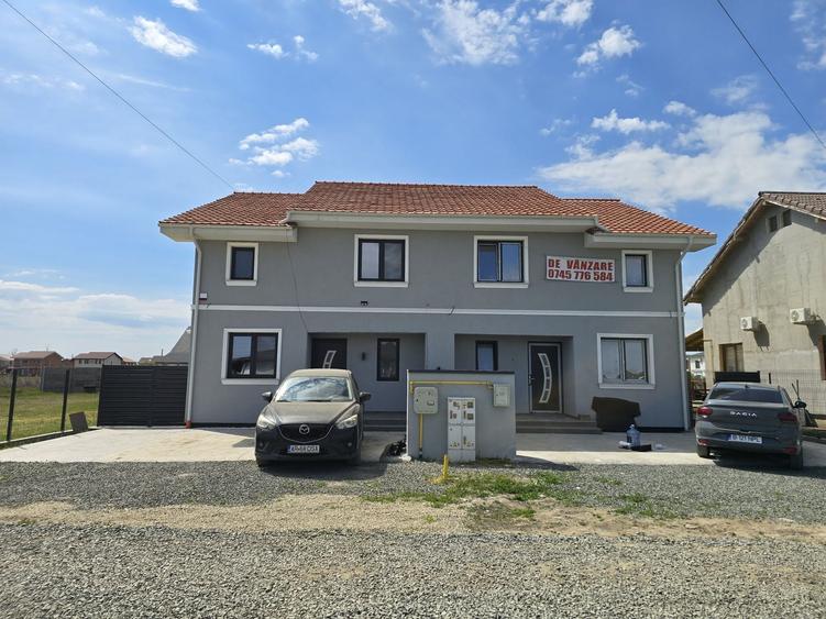 Casă cu 4 camere în Săcălaz