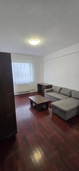 Apartament cu 2 camere decomandat în Medicină