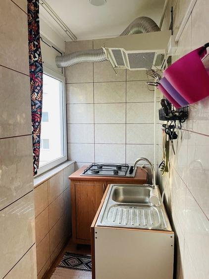 Apartament cu 3 camere decomandat în Craiter