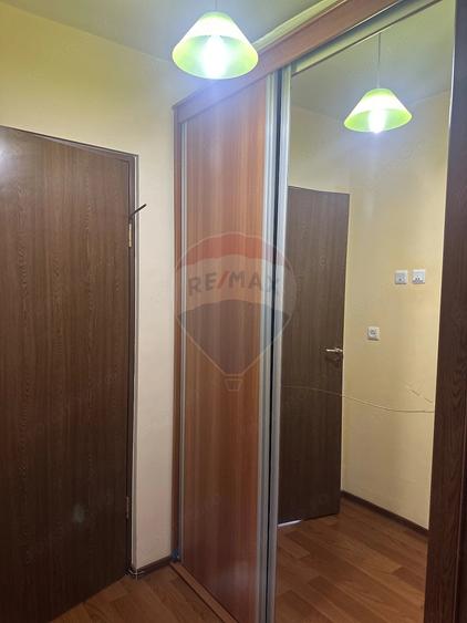 Apartament cu 2 camere semidecomandat în Mărăței