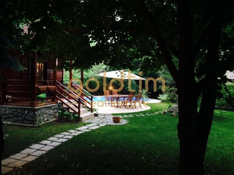 Casă individuală cu 4 camere cu Piscina în Ciofliceni