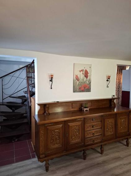 Apartament cu 3 camere semidecomandat în Sânnicoară