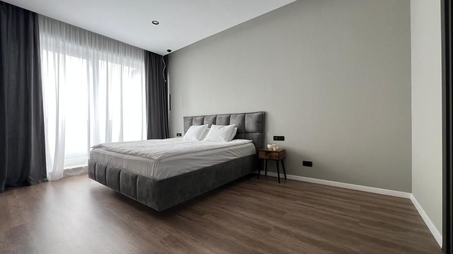 Penthouse cu 4 camere decomandat, mobilat în Prelungirea Ghencea
