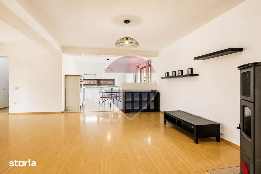 Casă cu 6 camere cu Teren 572 Mp în Tărtășești