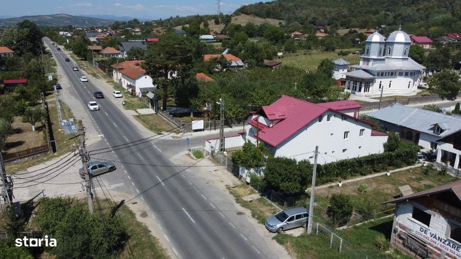 Casă cu 4 camere în Zigoneni