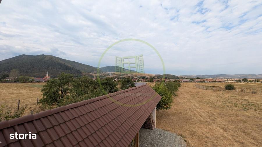Casă cu 5 camere cu Teren 3046 Mp în Gura Râului