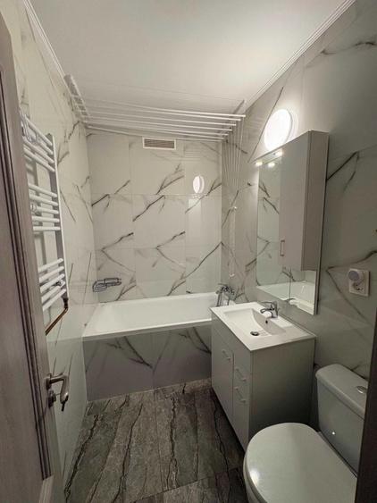 Apartament cu 3 camere semidecomandat în Cina