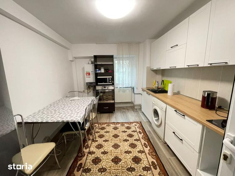 Apartament cu 3 camere decomandat în Canta