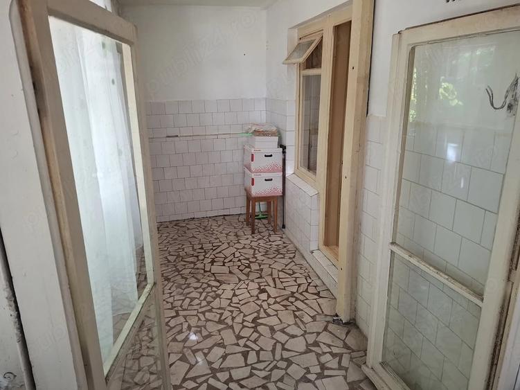 Garsonieră decomandată în Sud
