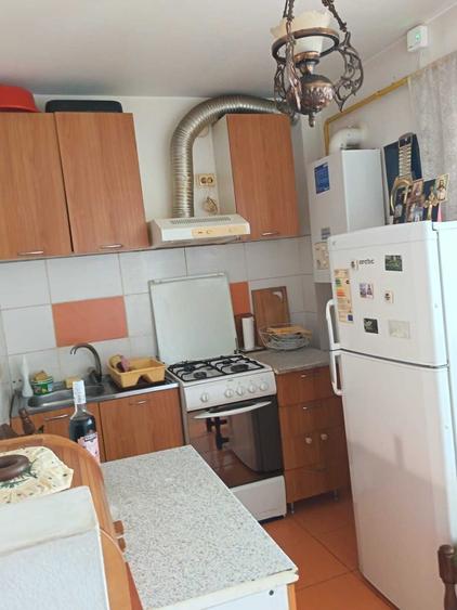 Apartament cu 2 camere decomandat în Nicolina