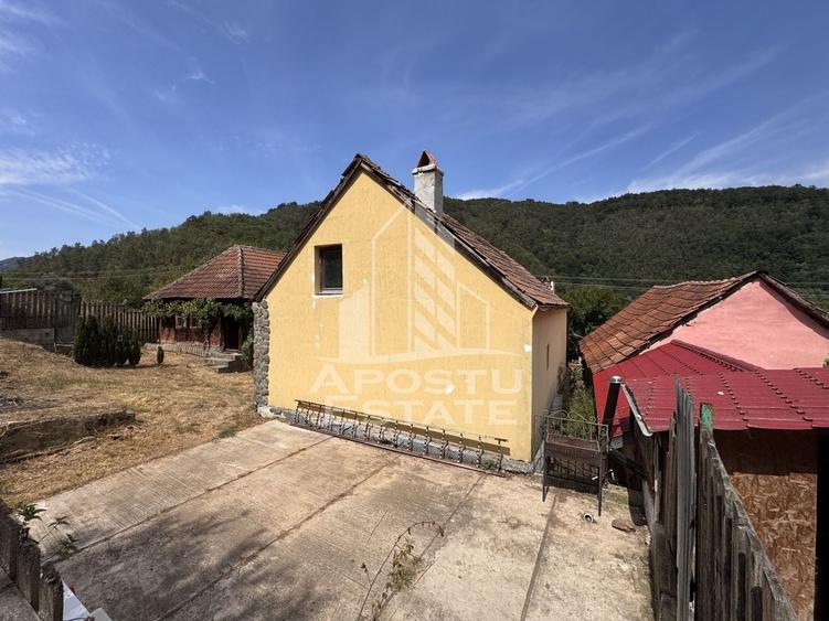 Casă individuală cu 4 camere cu Canalizare în Dăbâca