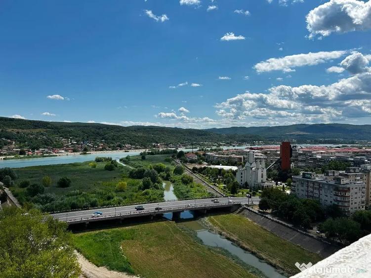 Apartament cu 3 camere decomandat în Ostroveni