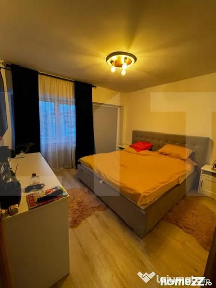 Apartament cu 4 camere decomandat, mobilat în Central